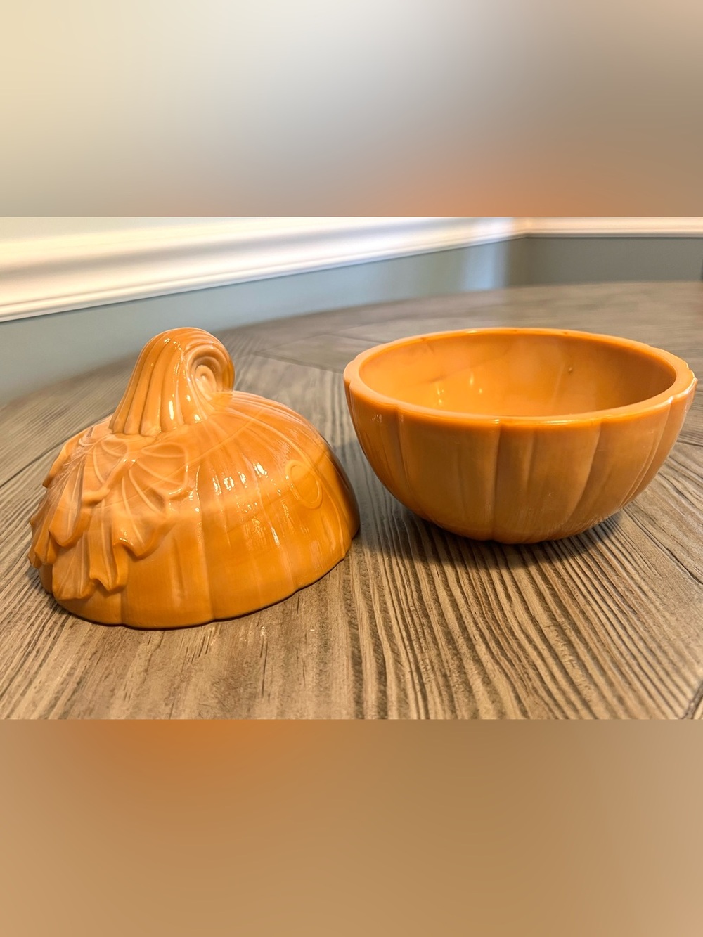 Longaberger Slag Glass Pumpkin Dish - Stamped, Circa 2003 - Picture 3 of 8